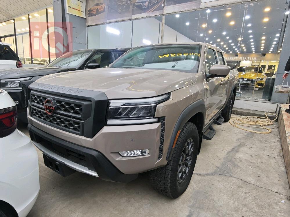 نيسان فرونتر